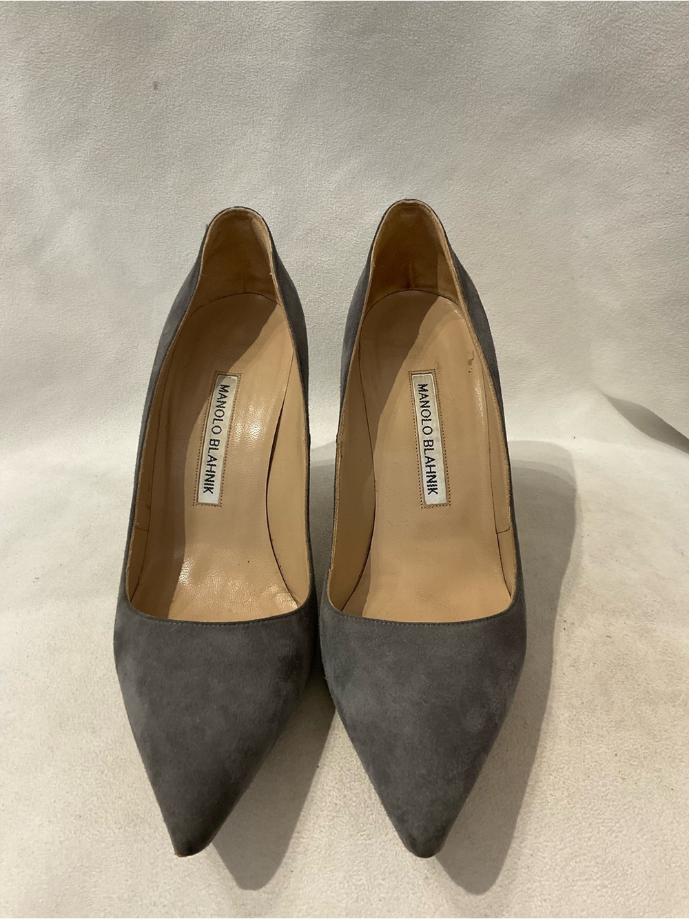 Manolo Blahnik Gray Suede Pointed-Toe Pumps - Picture 2 of 5